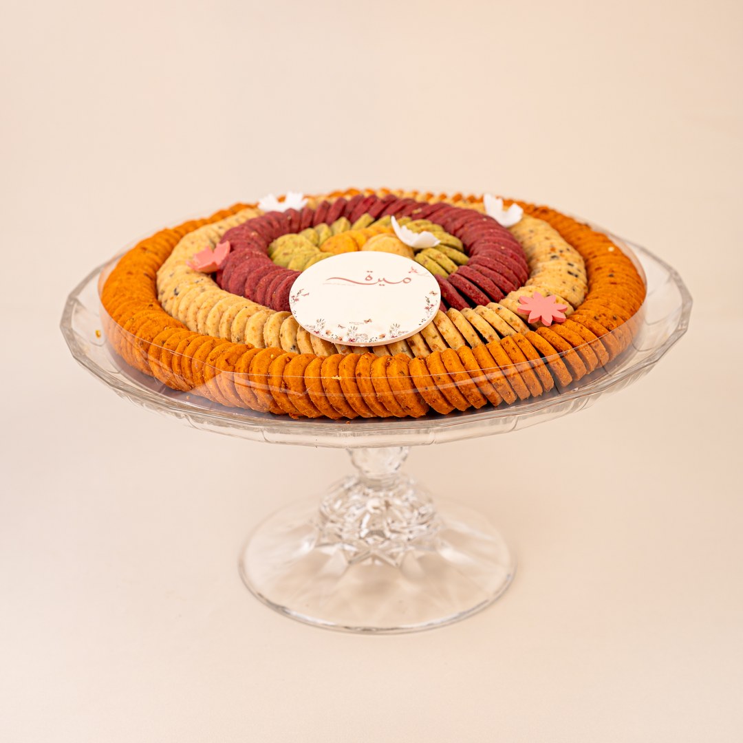 Luxury cookies UAE – Blossom Ring cookie tray with colourful cookie rings on a crystal stand