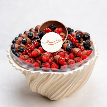 Chocolate berries UAE – Berry Bloom bowl with raspberries, blueberries and blackberries in milk chocolate cups