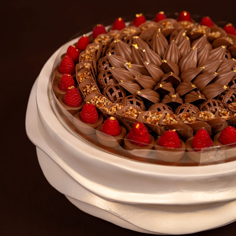 Fa Le Bon Chocolatier – Luxury Raspberry Chocolate Tray - Image 5