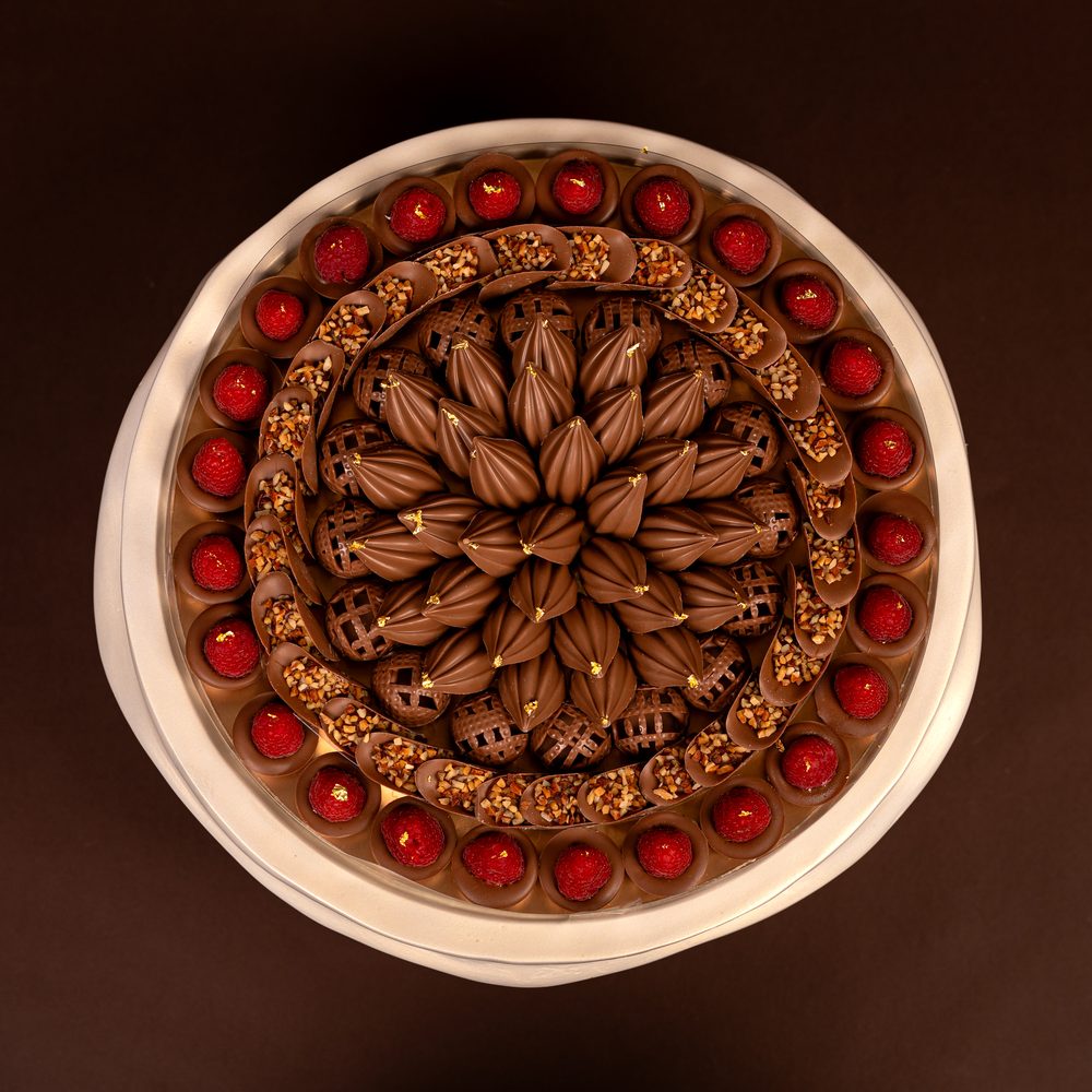 Fa Le Bon Chocolatier – Luxury Raspberry Chocolate Tray - Image 3